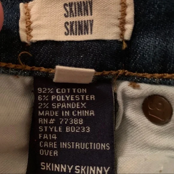 Madewell distressed skinny skinny ripped jeans - Picture 9 of 10